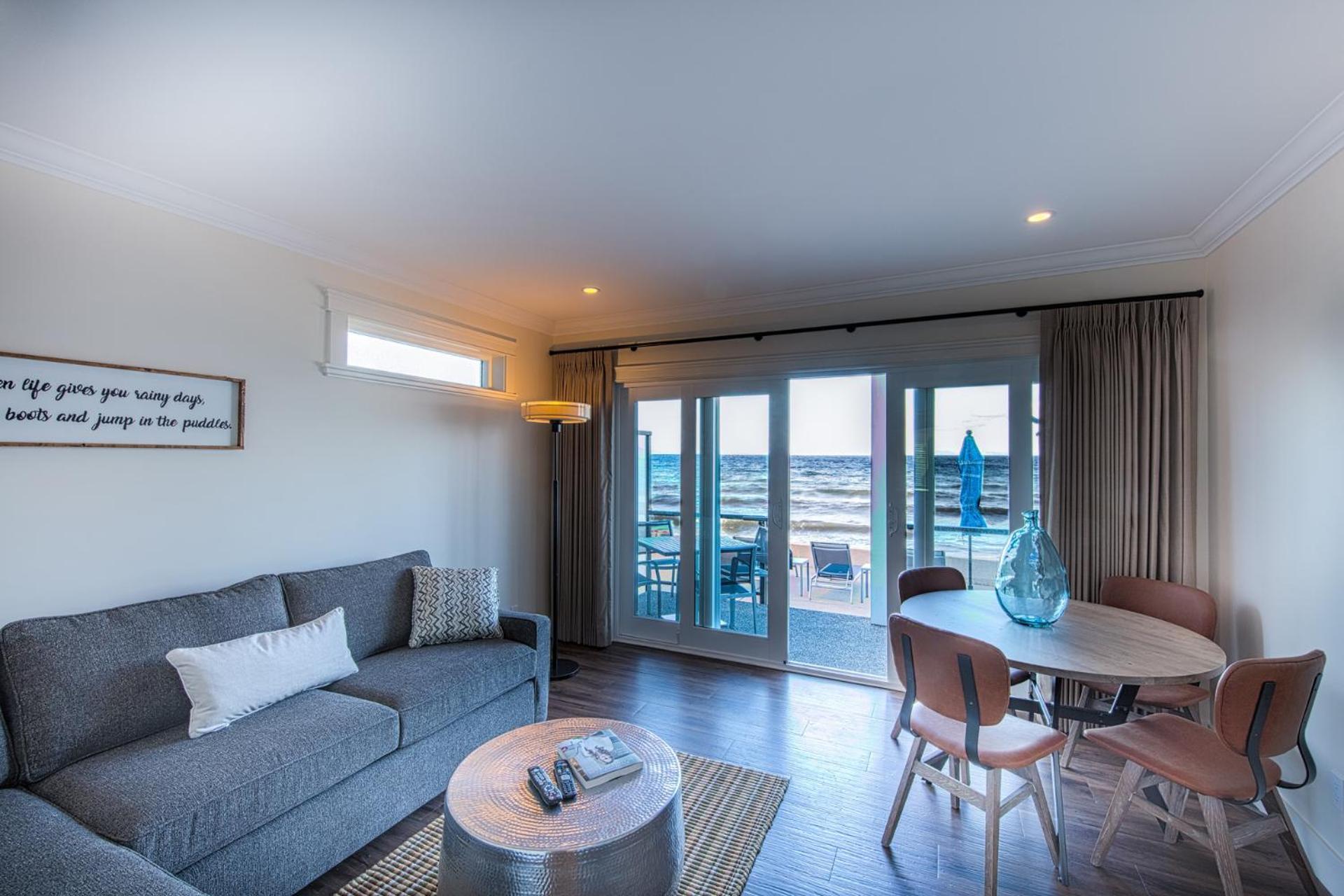 Qualicum Beach Ocean Suites Eksteriør billede